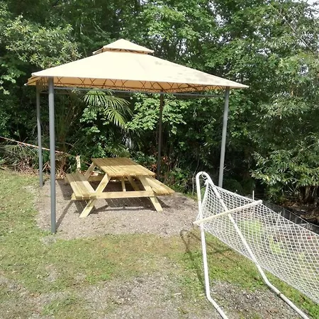 Apartament Dans La Verdure A 600 Mt Du شقة *